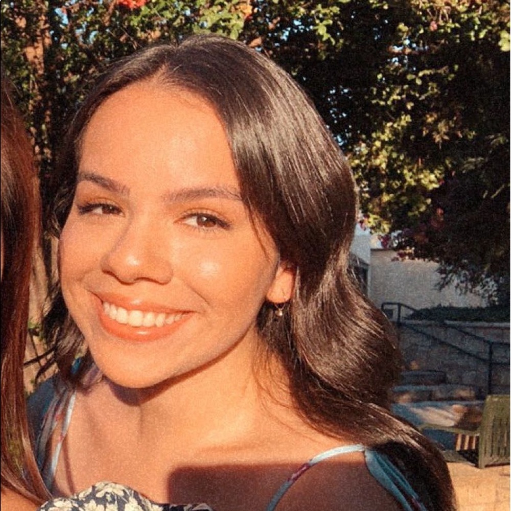 Meet your Posher, Alicia